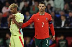 雷速体育直播官网-意大利碾压瑞典，C罗高光表现的简单介绍