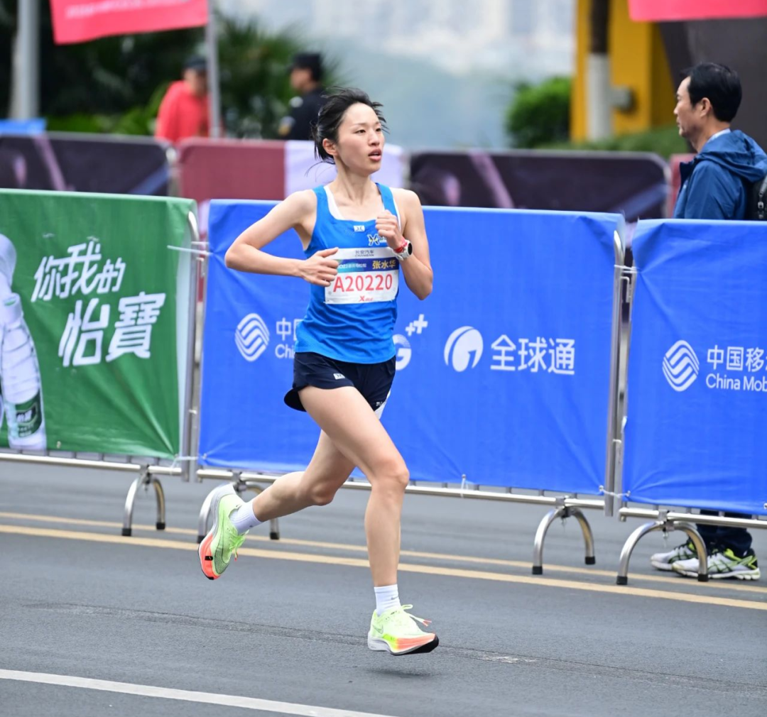 包含体育健将勇争前茅，实力强劲夺魁的词条