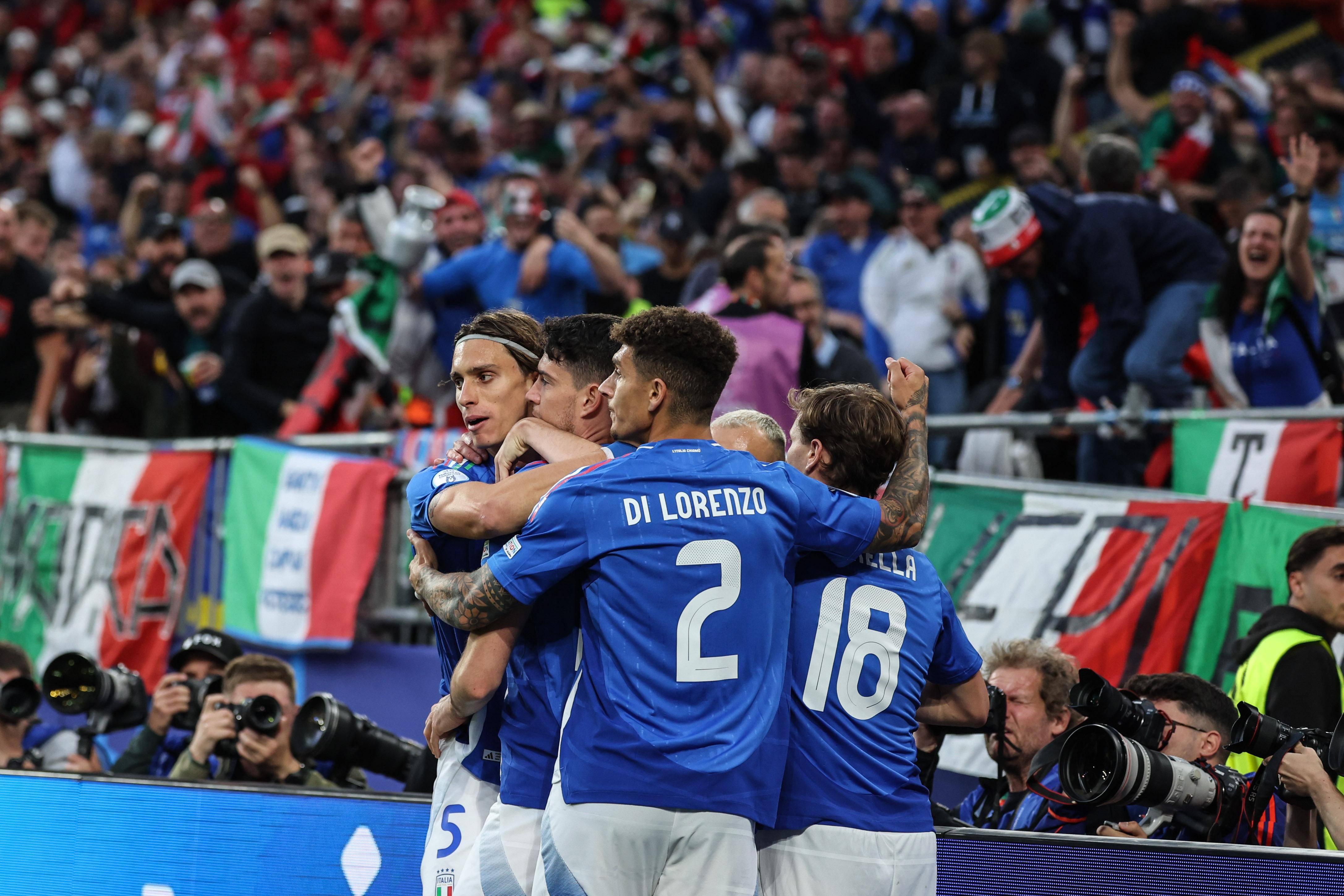 关于欧洲杯选手刷新世界纪录,震撼全场的信息 关于欧洲杯选手刷新世界纪录,震撼全场的信息